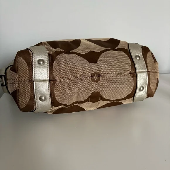 Y2k Coach Carly Signature Silver Leather and Tan Medium Shoulder Bag - Picture 8 of 8